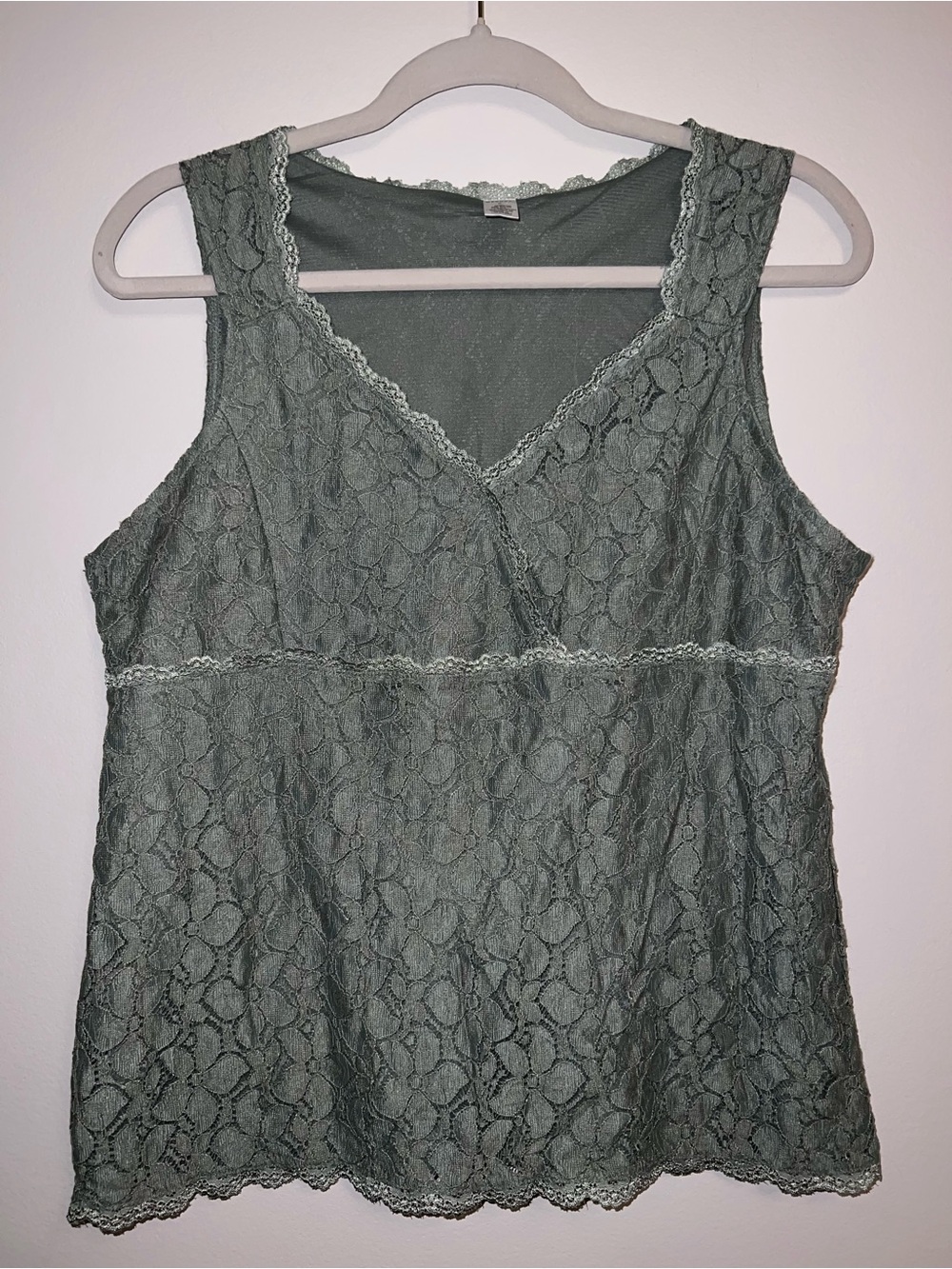 Merona vintage Sage Green Lace V-Neck tank top stretchy Surplice Sleeveless XL
